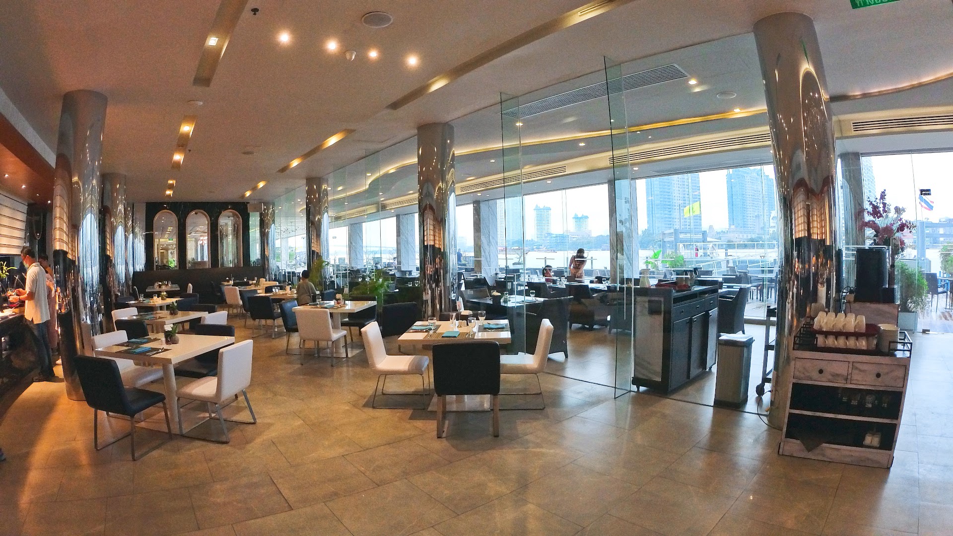 Bangkok's Oldest Hotel, Still Worth the Rate in 2026?