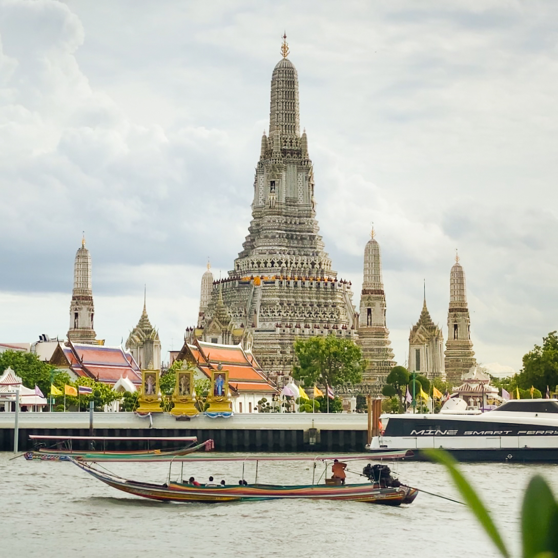 Bangkok's Mandarin Oriental — The River Wing at Dawn, and Whether the Rate Still Holds Up
