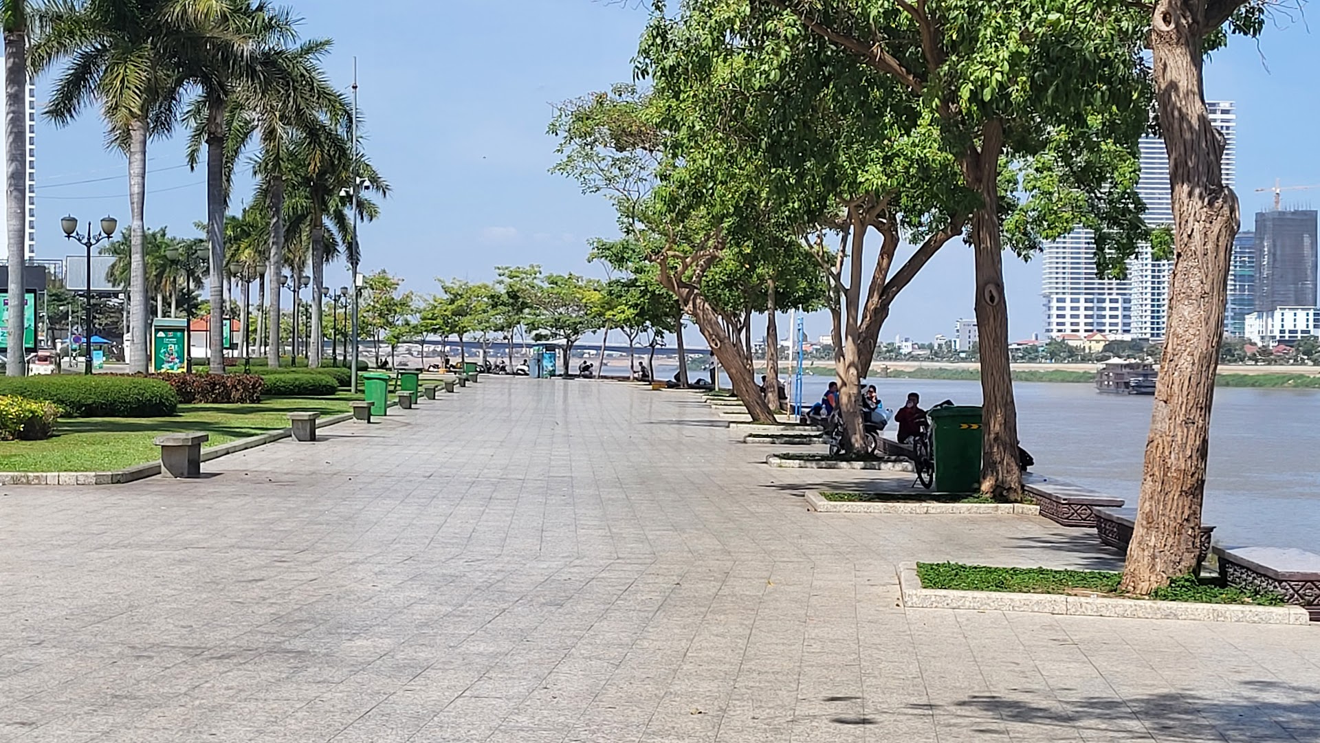 Phnom Penh Riverside: Stay or Skip? A Hotel Room Honestly Reviewed