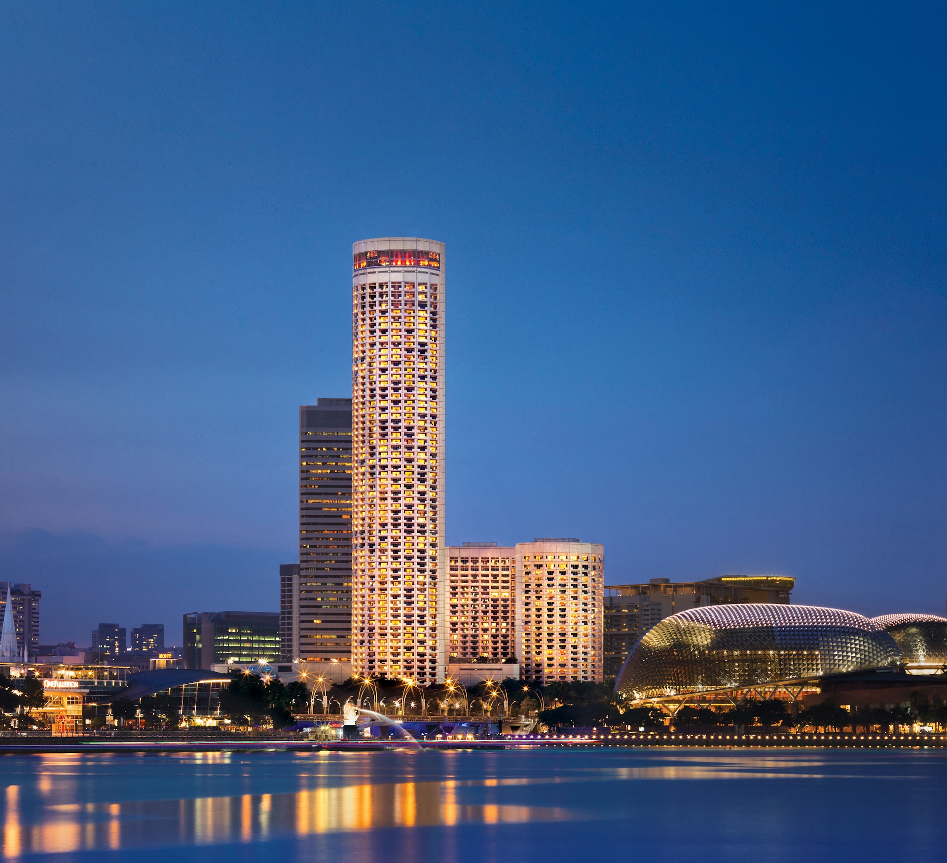 Raffles Singapore at Dawn — Inside a Colonial Suite Before the City Wakes Up