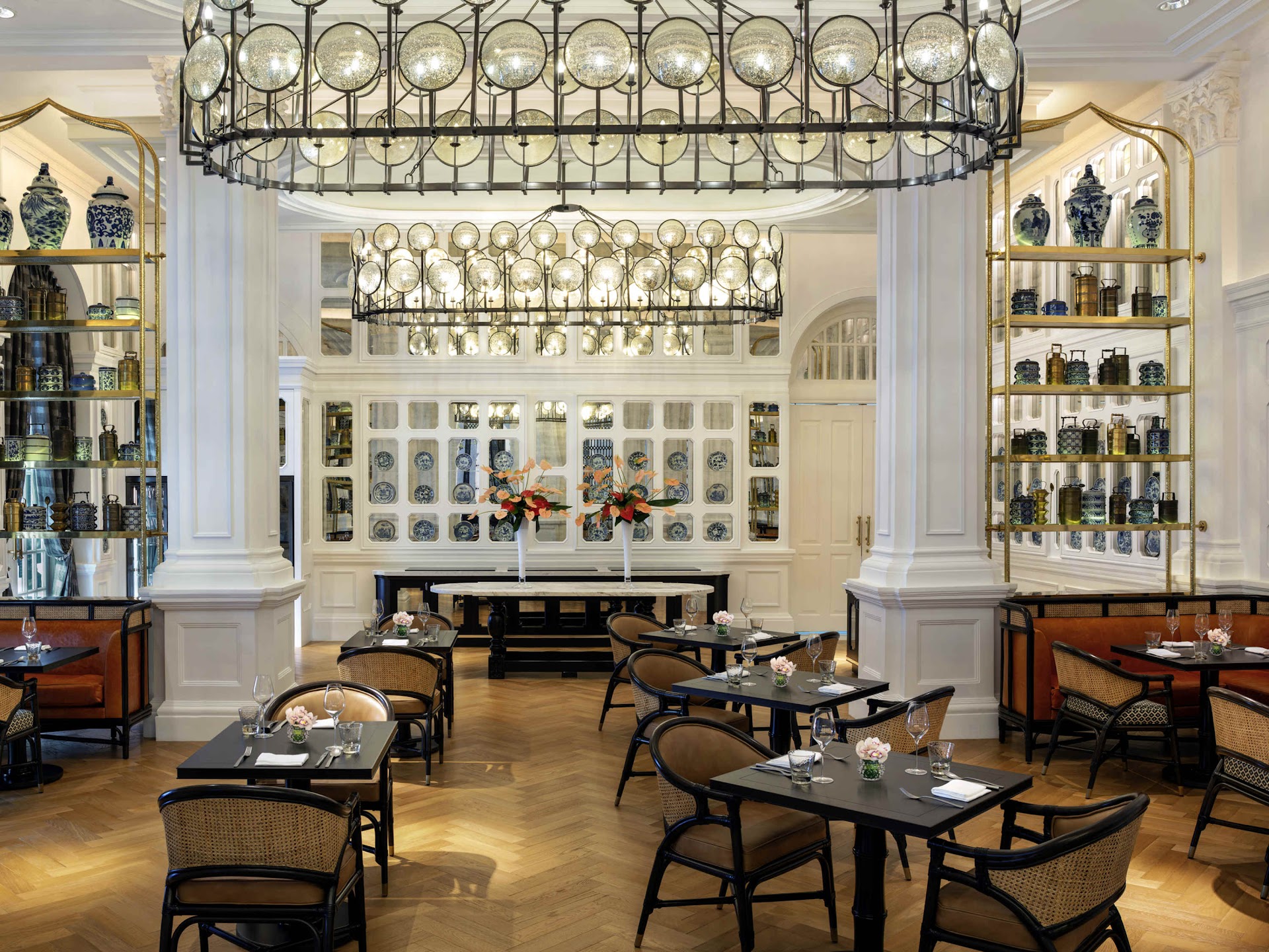 Raffles Singapore at 6 a.m. — What an $800 Colonial Suite Actually Feels Like at Dawn