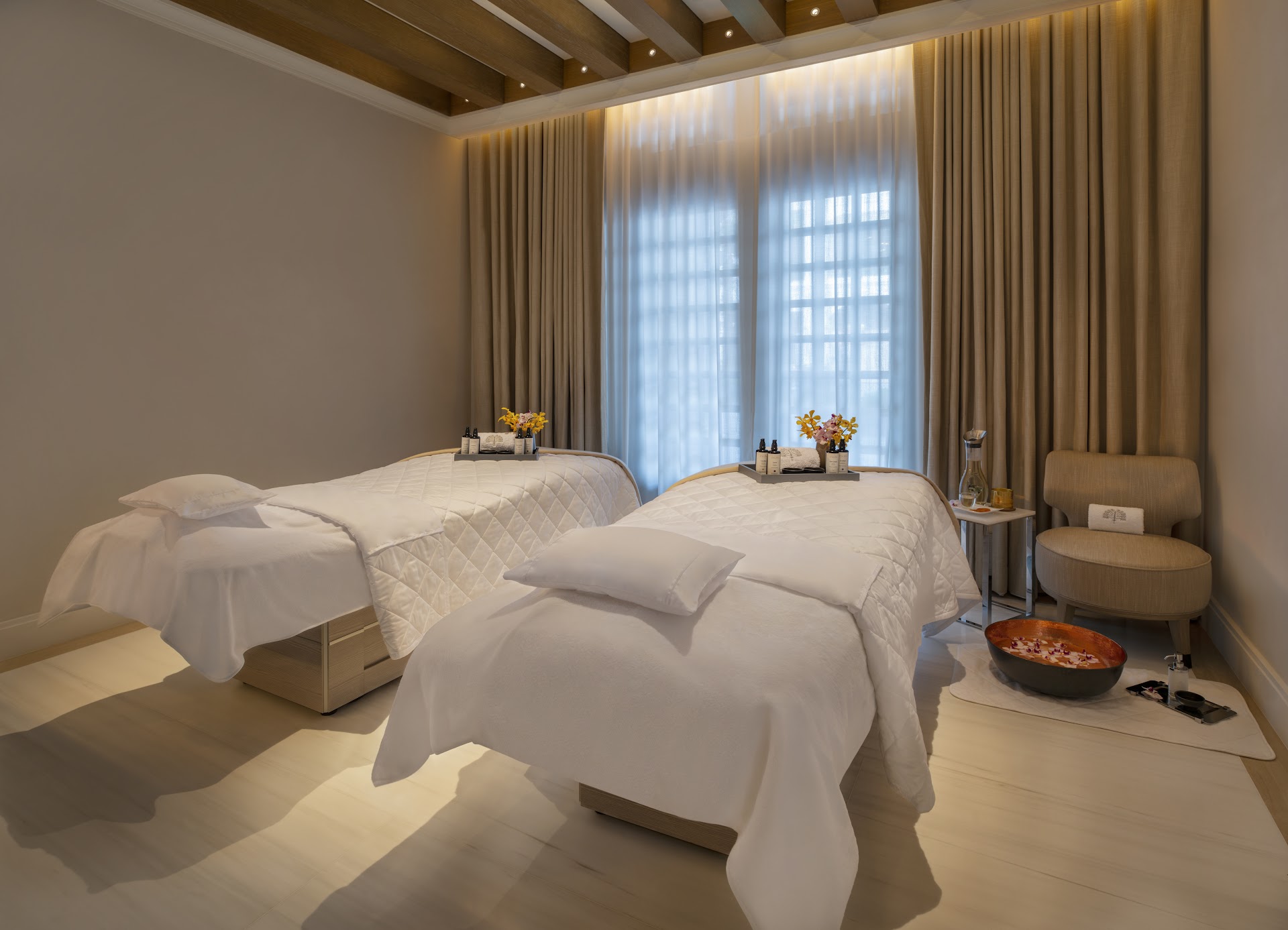 Raffles Singapore: Does a $1,200 Suite Actually Justify the Rate?