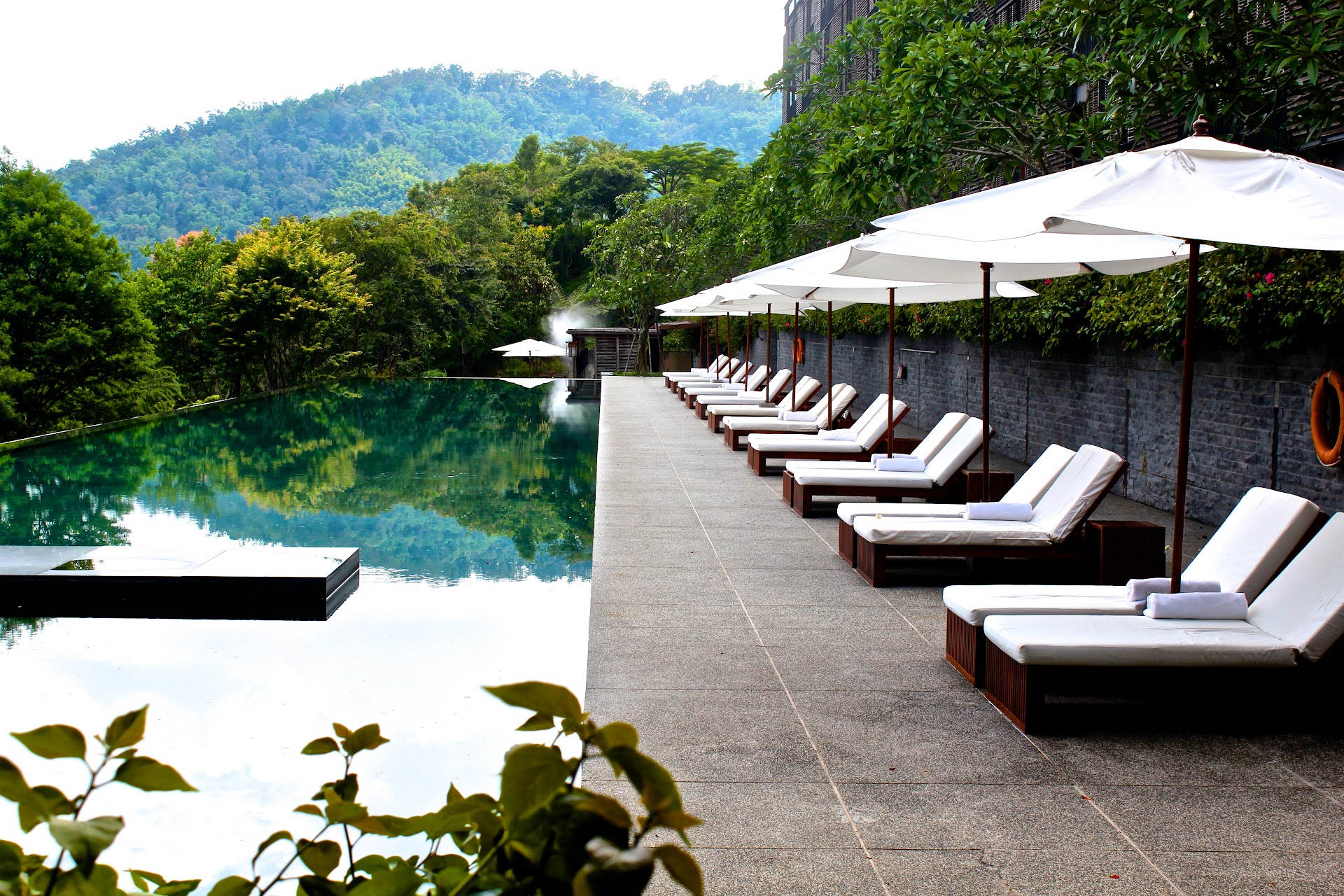 The Lalu, Sun Moon Lake — What the Lake Looks Like at 6 a.m. (Worth the Rate?)